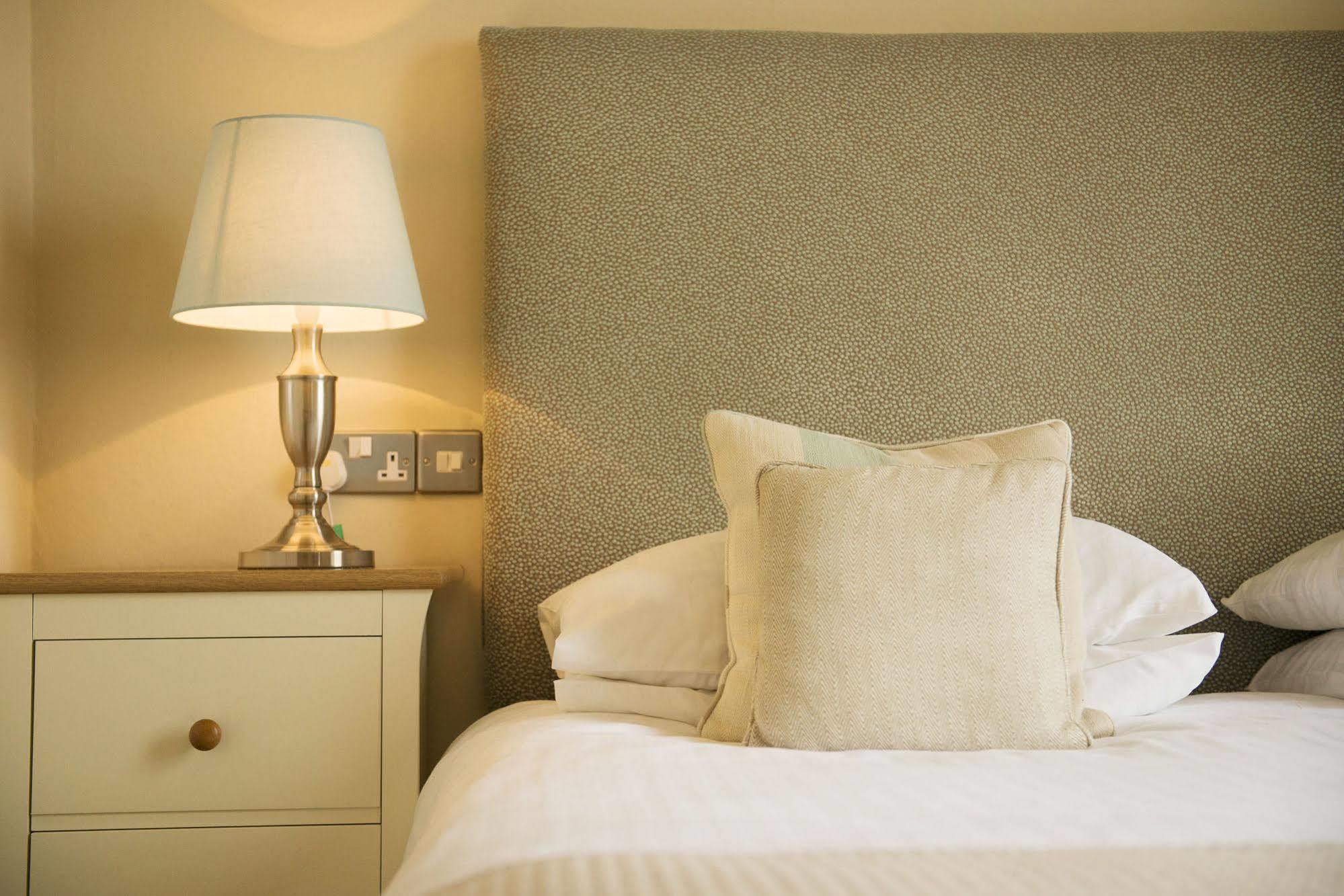Rose & Crown Hotel Yealmpton Eksteriør billede